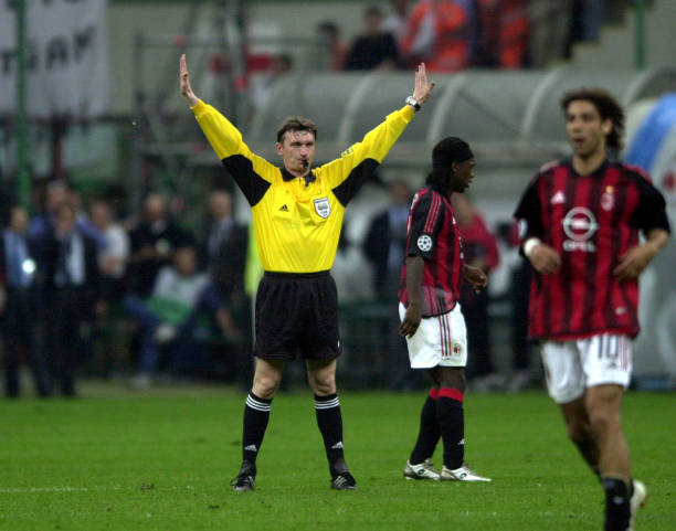 足坛上保持 足坛上保持