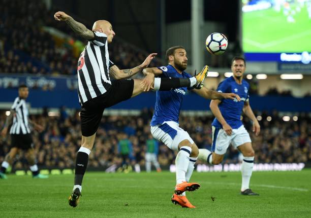 某海外足球 某海外足球