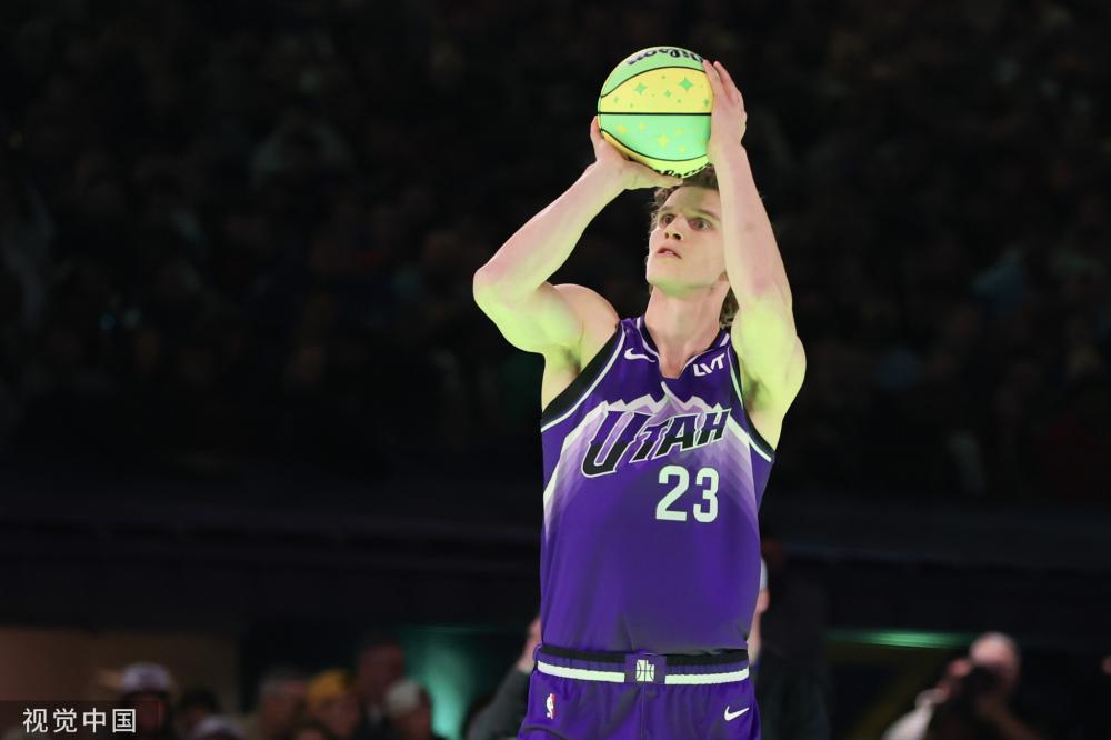 十人西海岸2-1十人河南，戴维森、阿奇姆彭建功，迈达纳染红.